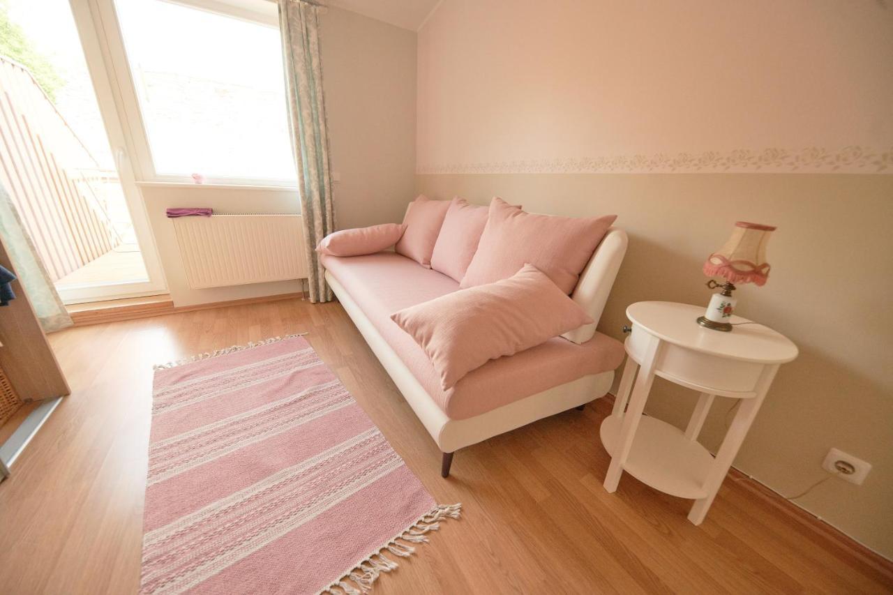 Rose Apartment Haapsalu Dış mekan fotoğraf